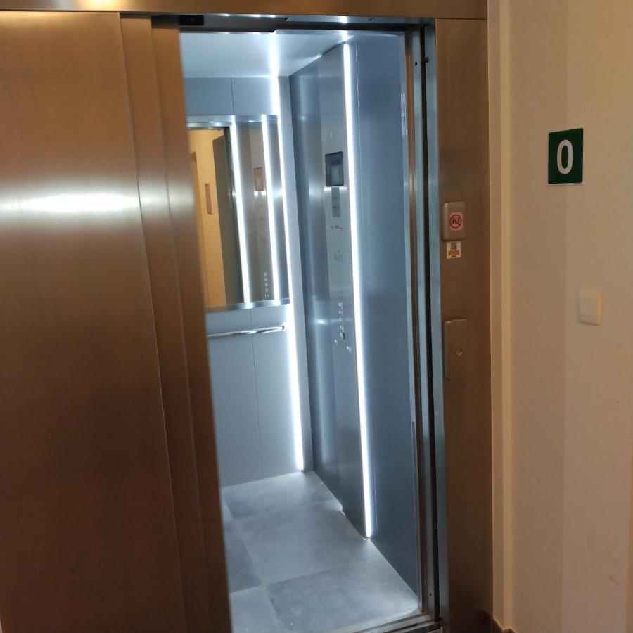 Studio Near Shopping K In K New Bright And Central 科尔特赖克 外观 照片